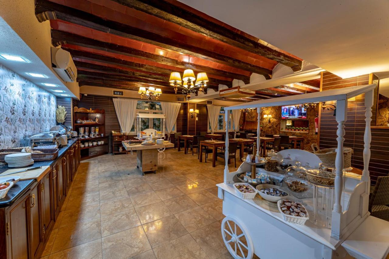 Nastasi Hotel & Spa Lerida Buitenkant foto