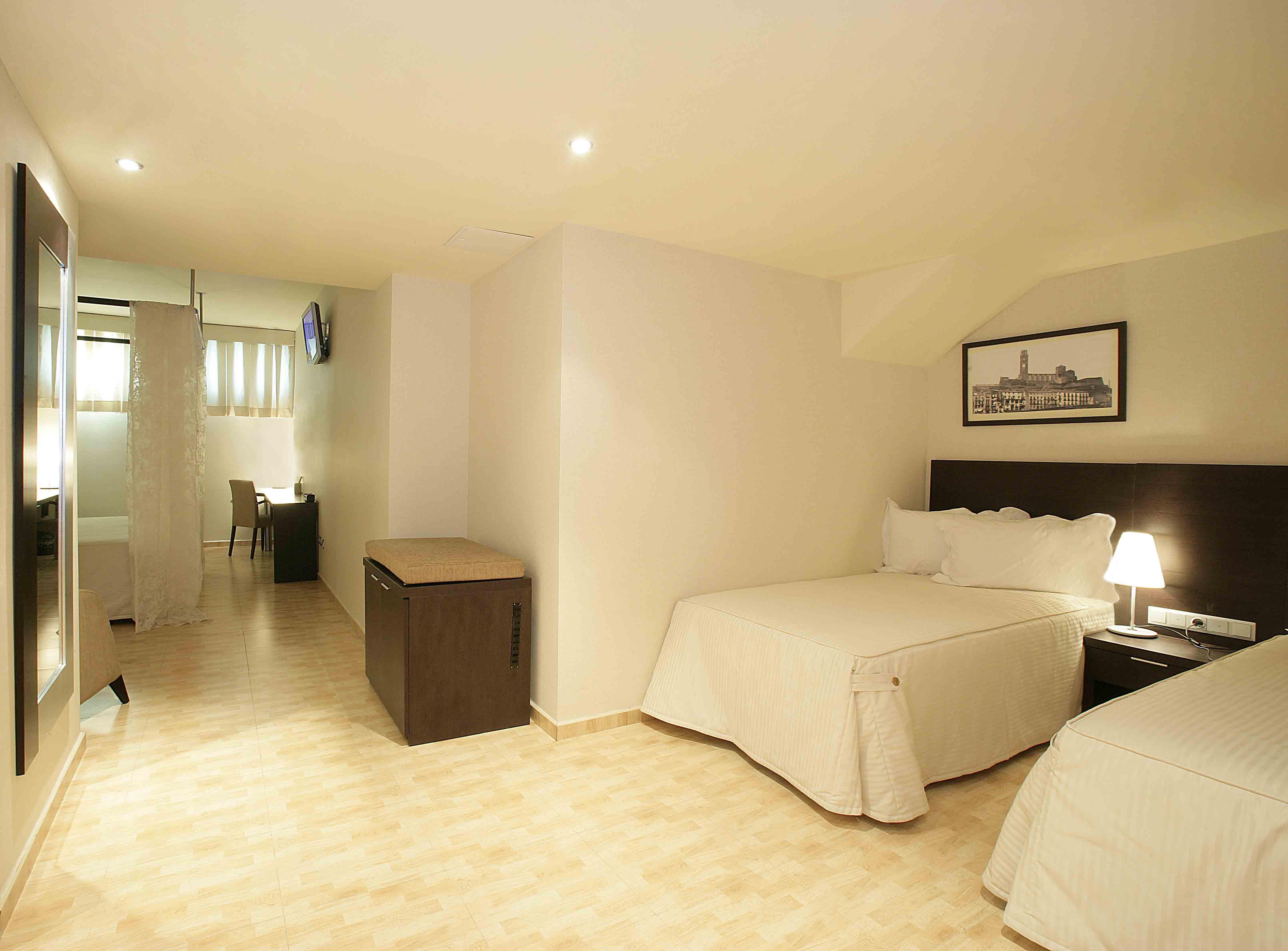 Nastasi Hotel & Spa Lerida Buitenkant foto